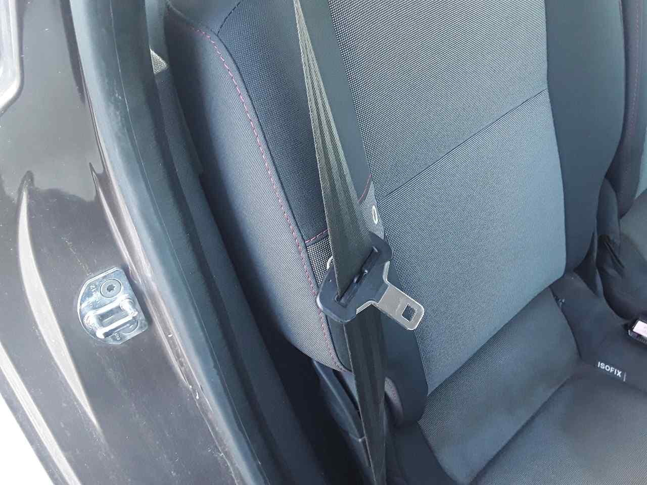 Cinturon seguridad trasero derecho