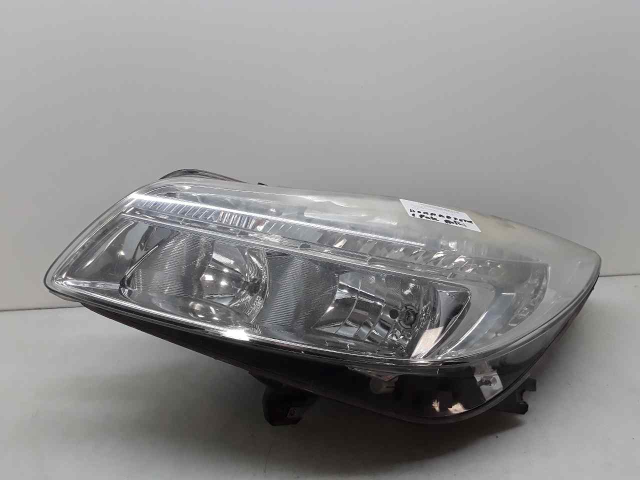 Left headlight, photo 1 of 8
