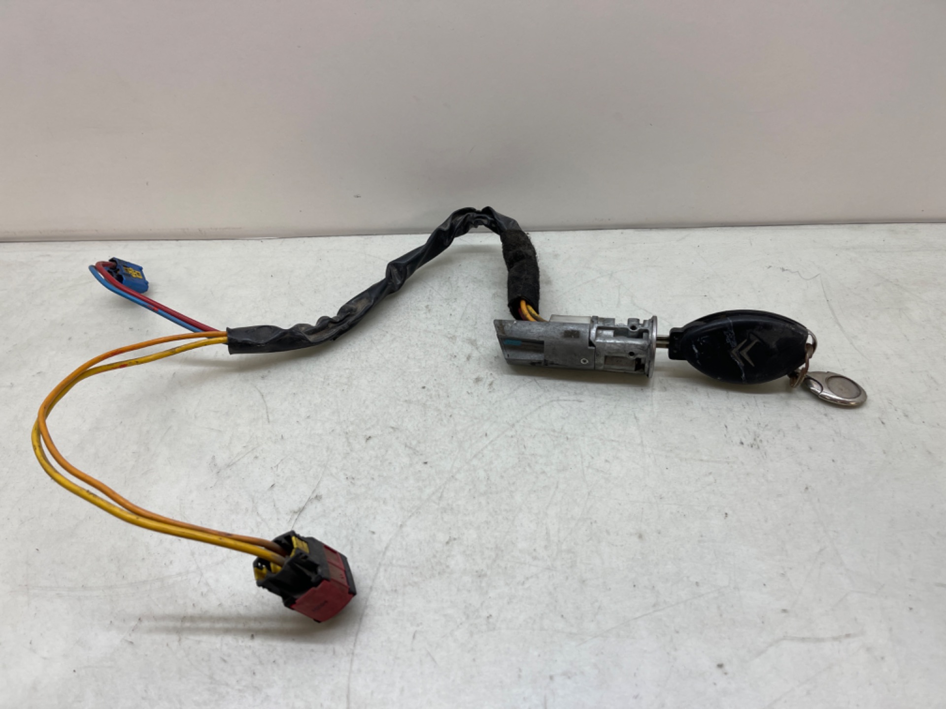 Antirrobo / llave contacto