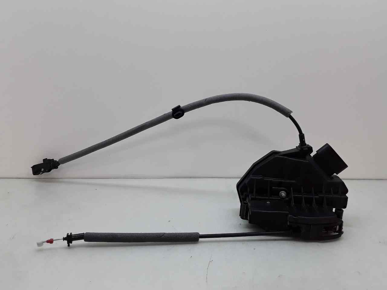 Cerradura puerta delantera derecha