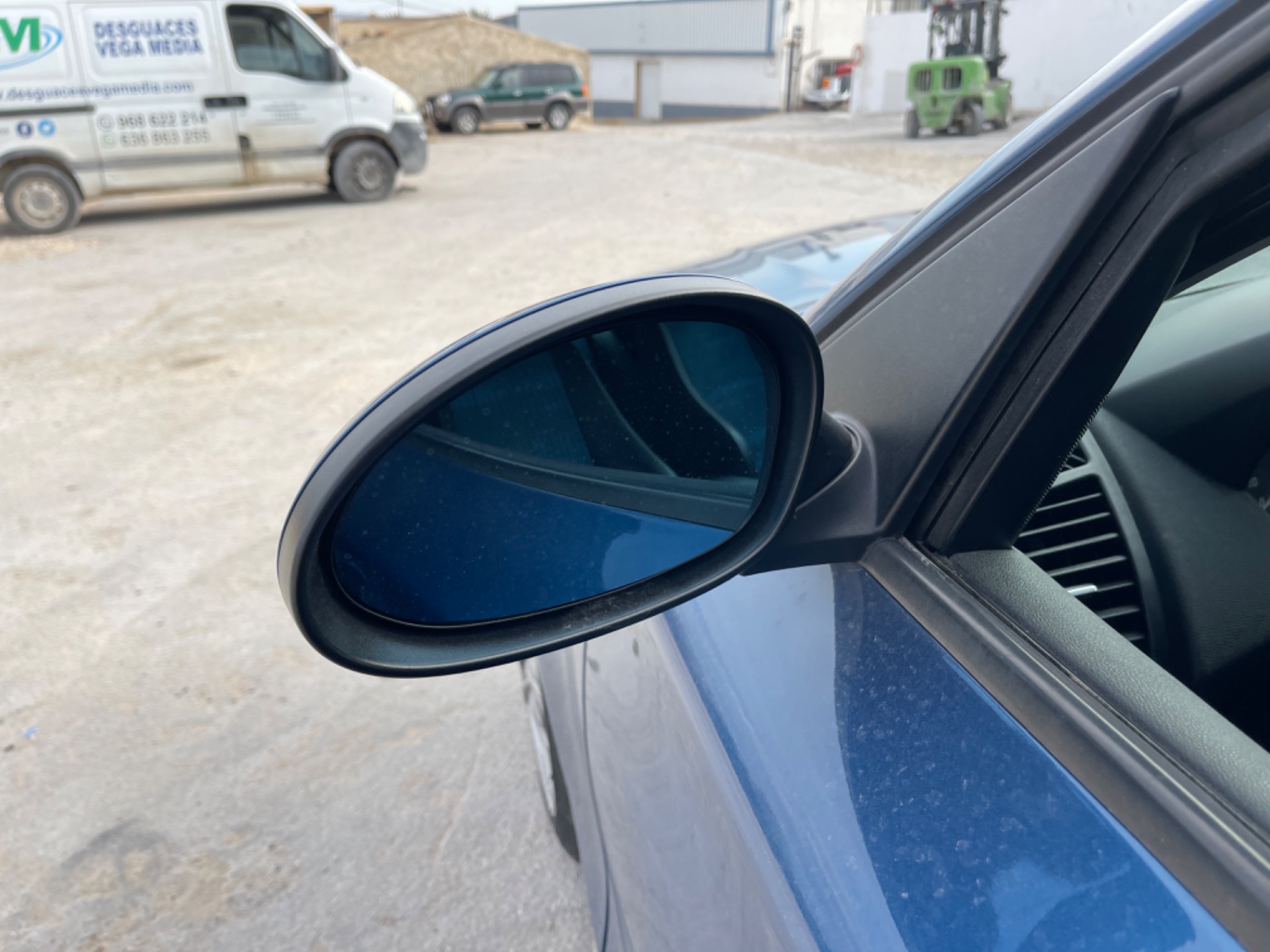 Retrovisor izquierdo