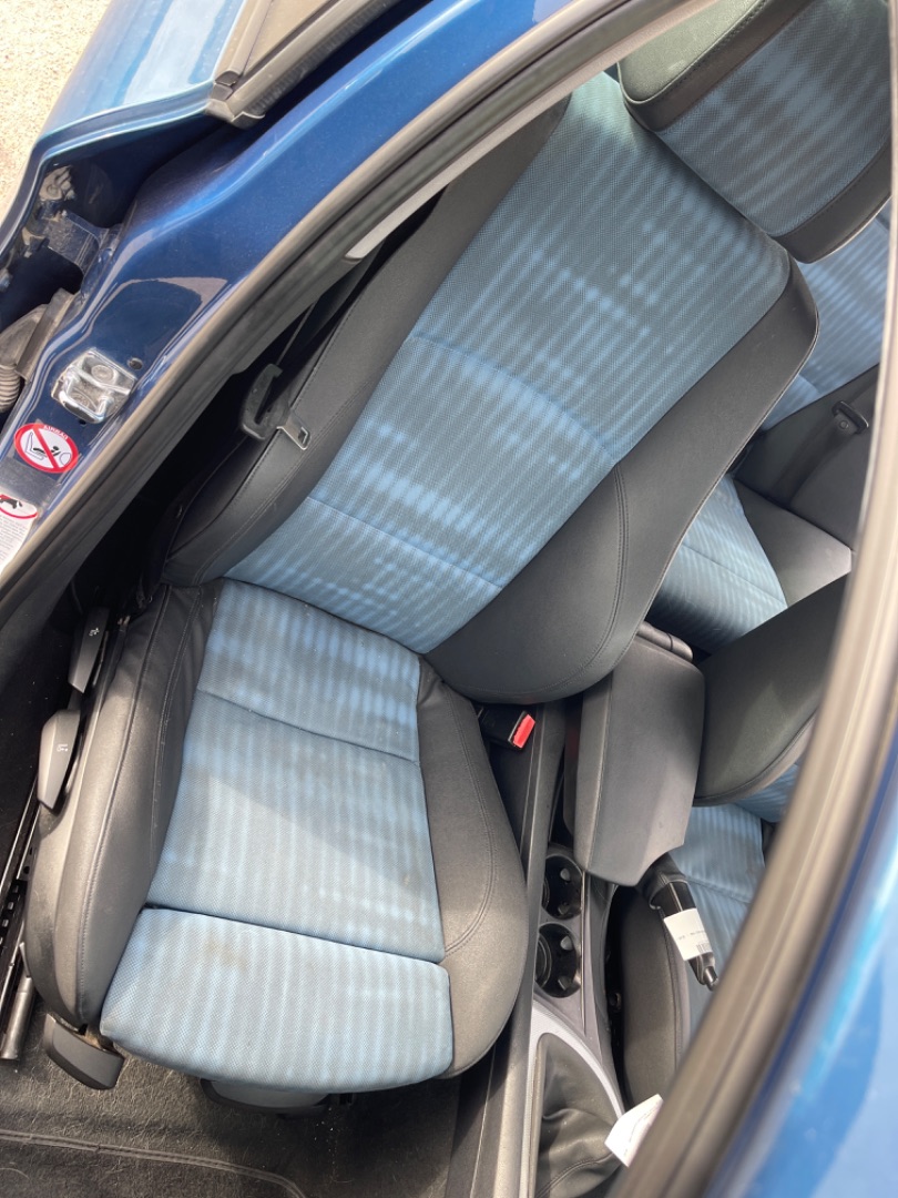 Asiento delantero derecho, foto 1 de 1