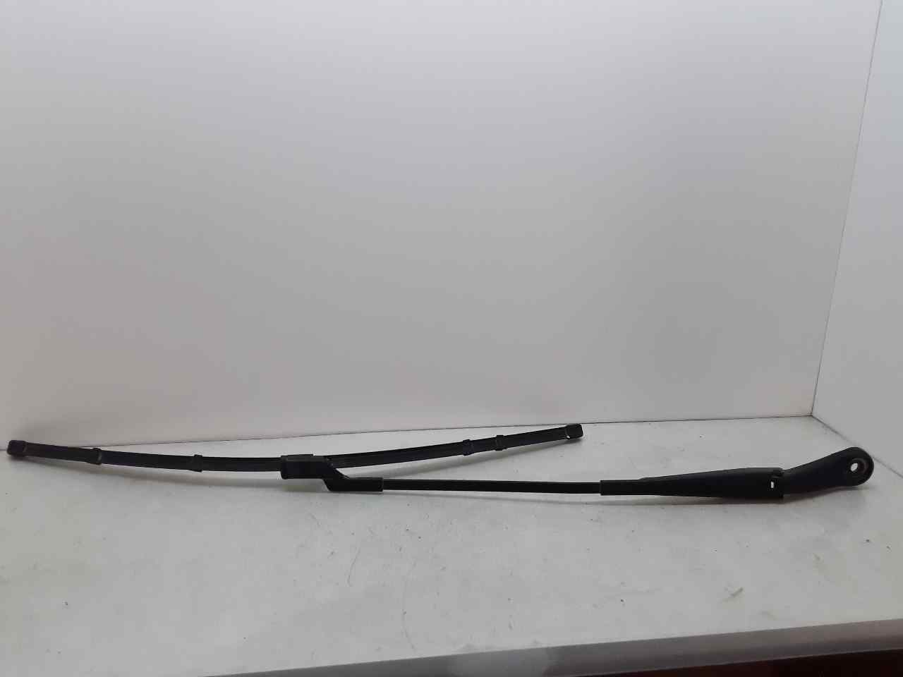 Front left wiper arm, photo 1 of 4