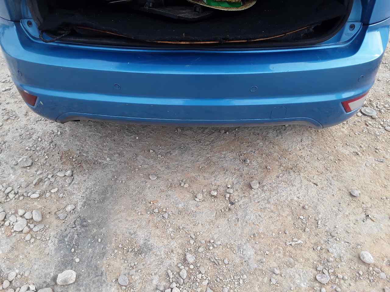 Paragolpes trasero