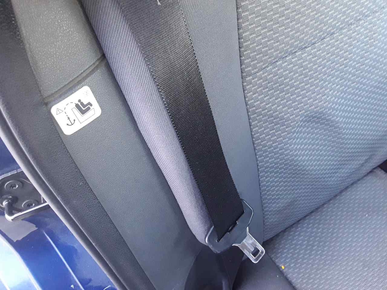 Cinturon seguridad trasero derecho