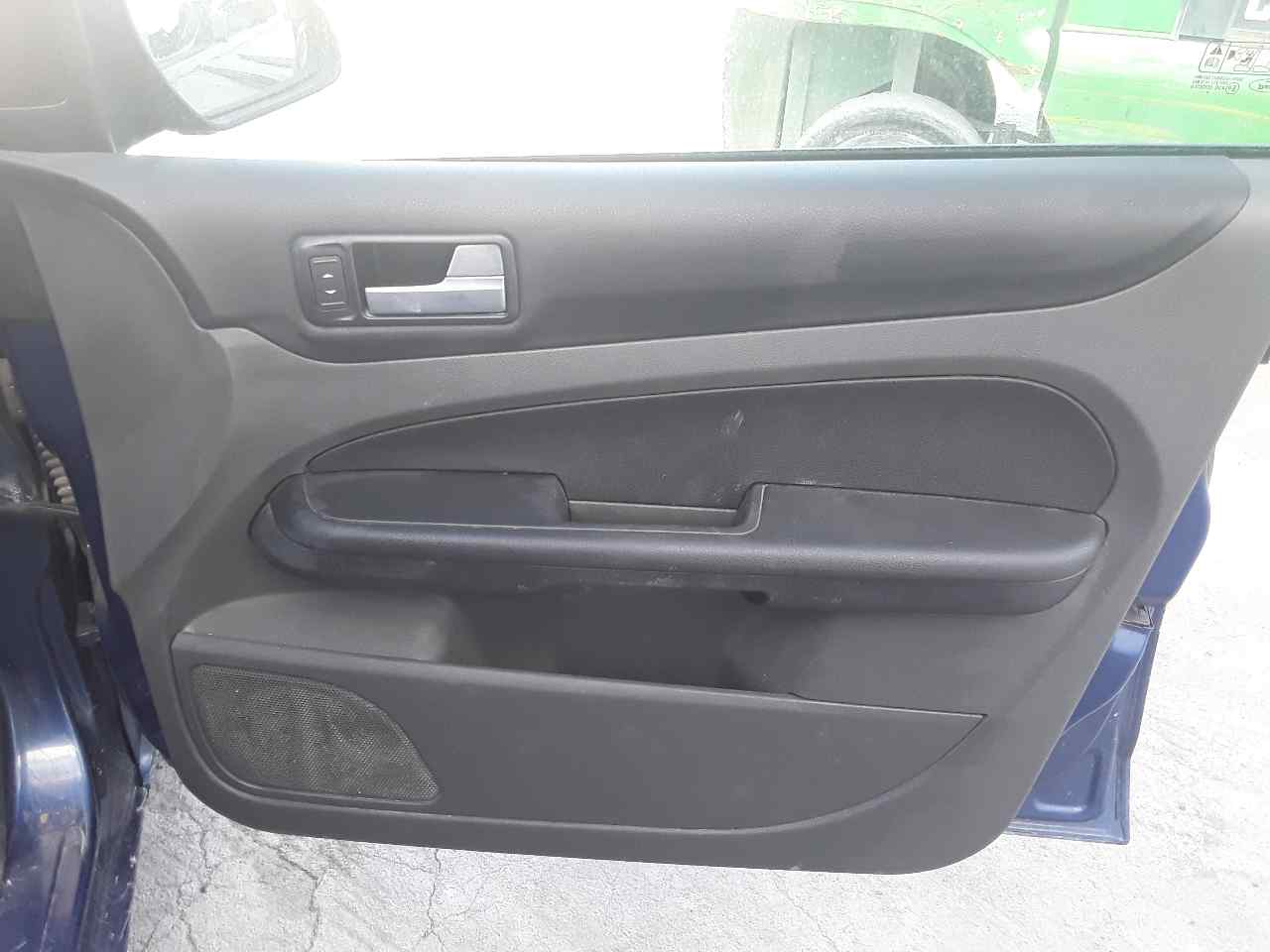 Guarnecido puerta delantera derecha
