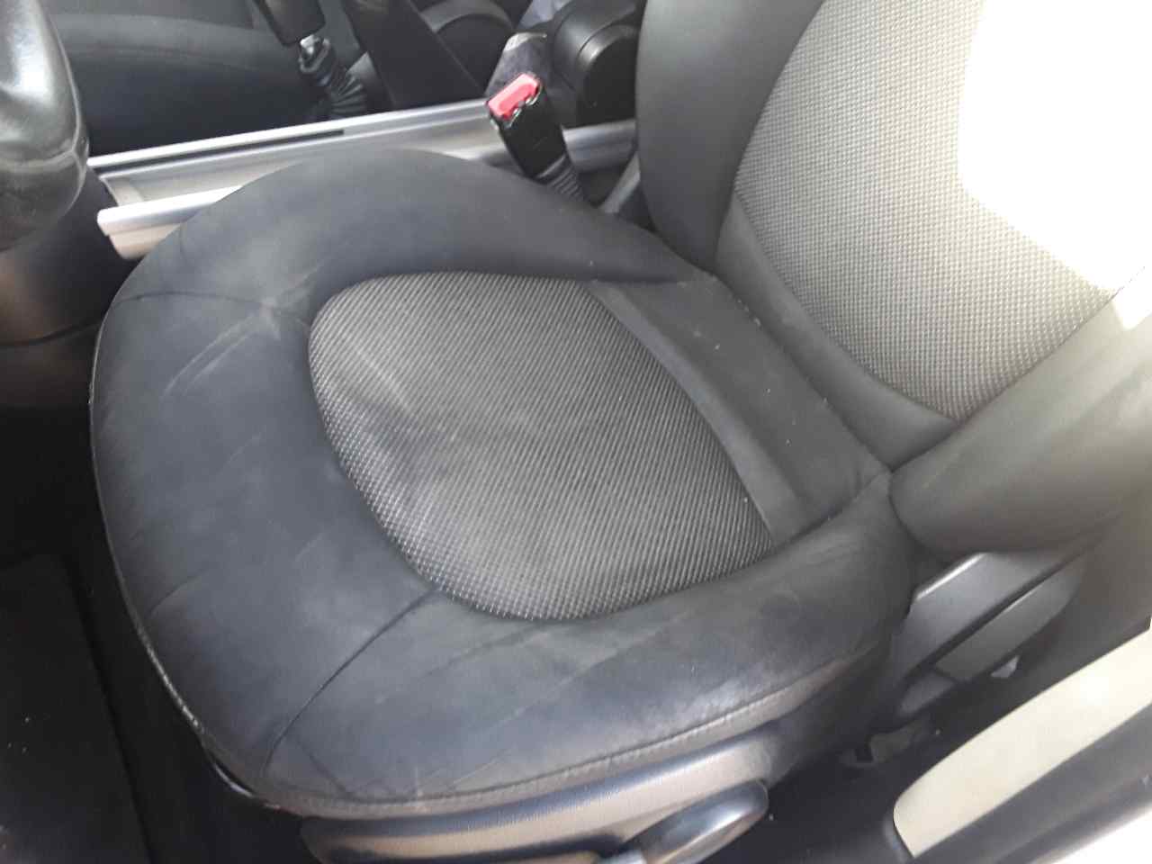 Asiento delantero izquierdo, foto 1 de 2