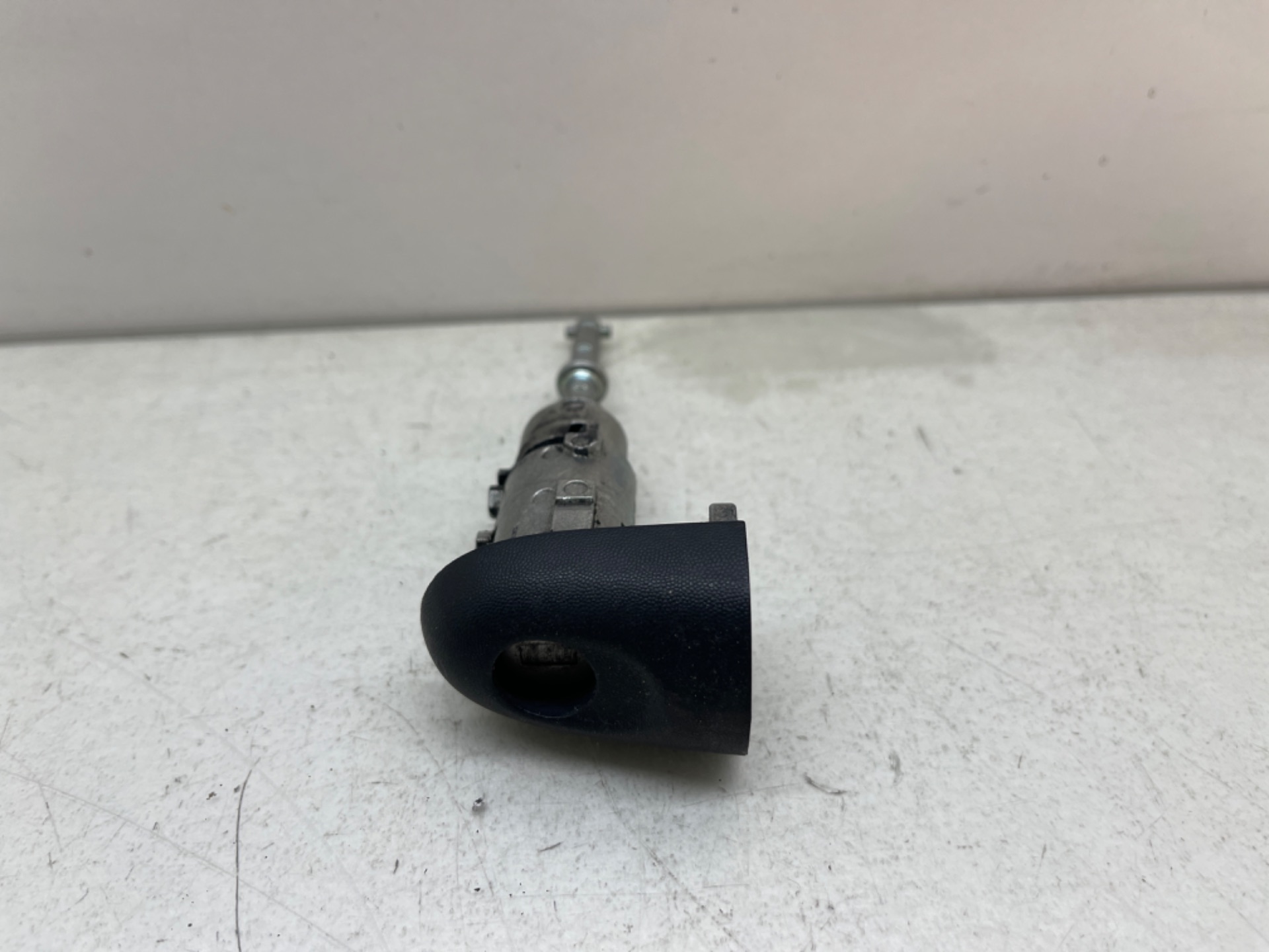 Bombin puerta delantera izquierda