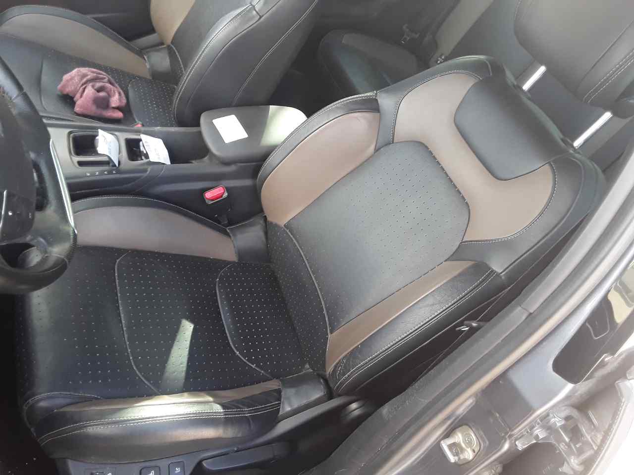 Asiento delantero izquierdo, foto 1 de 7