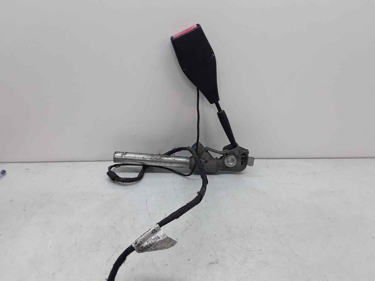 Pretensor airbag izquierdo