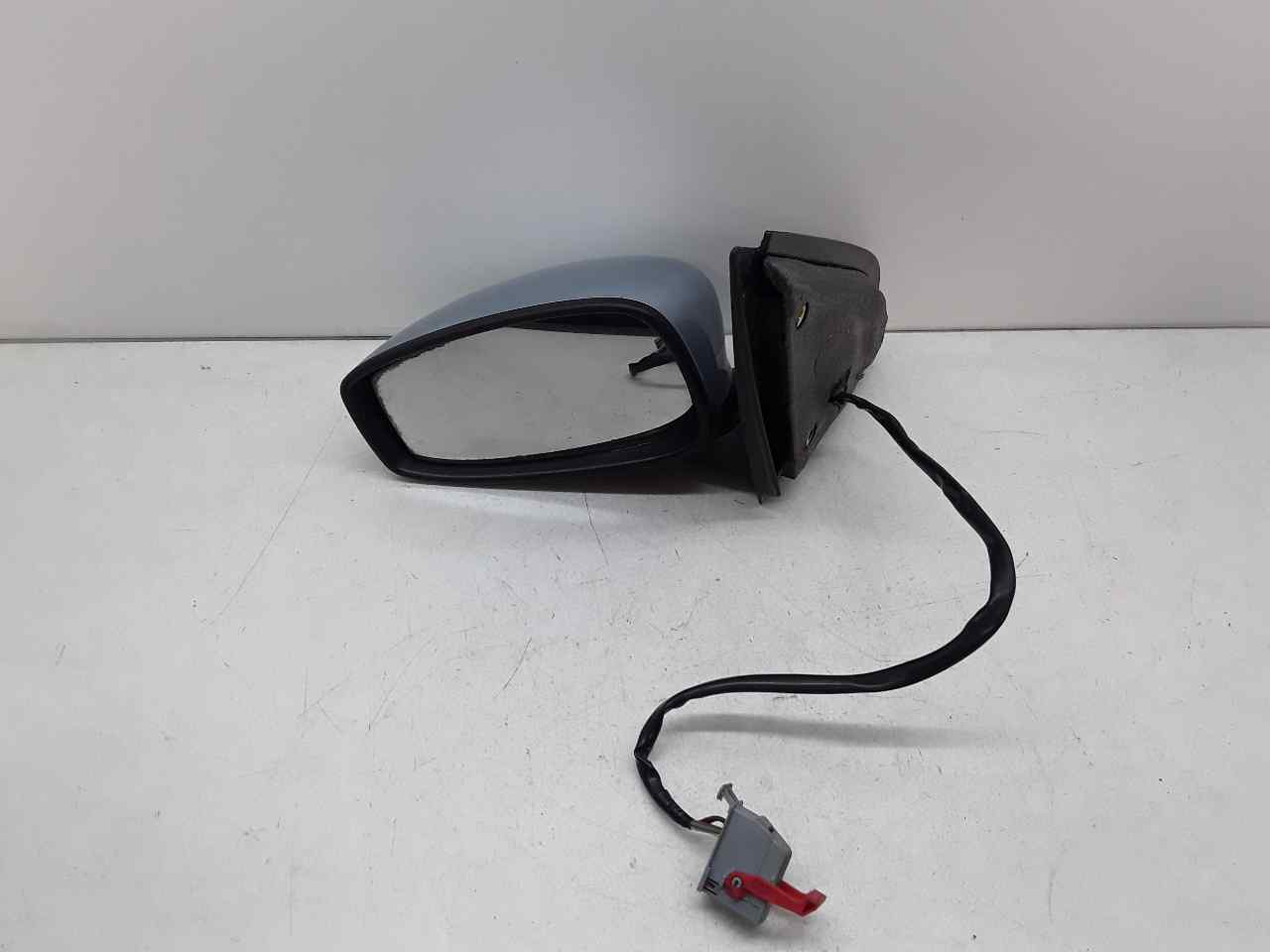 Retrovisor izquierdo