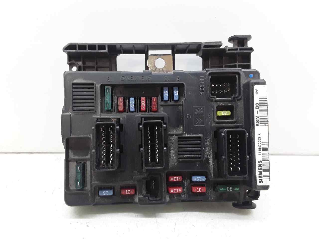Caja reles / fusibles