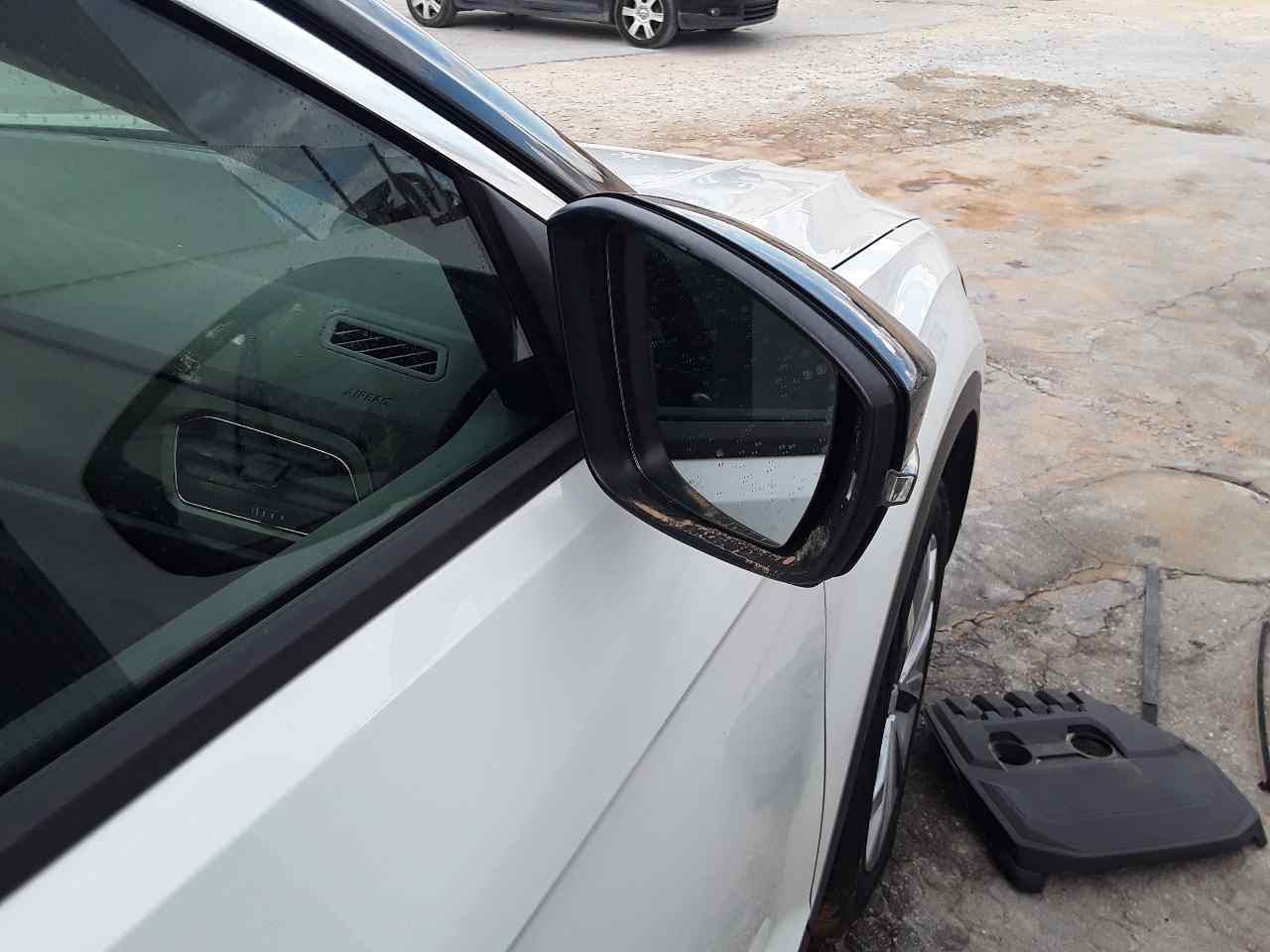 Retrovisor derecho, foto 1 de 7