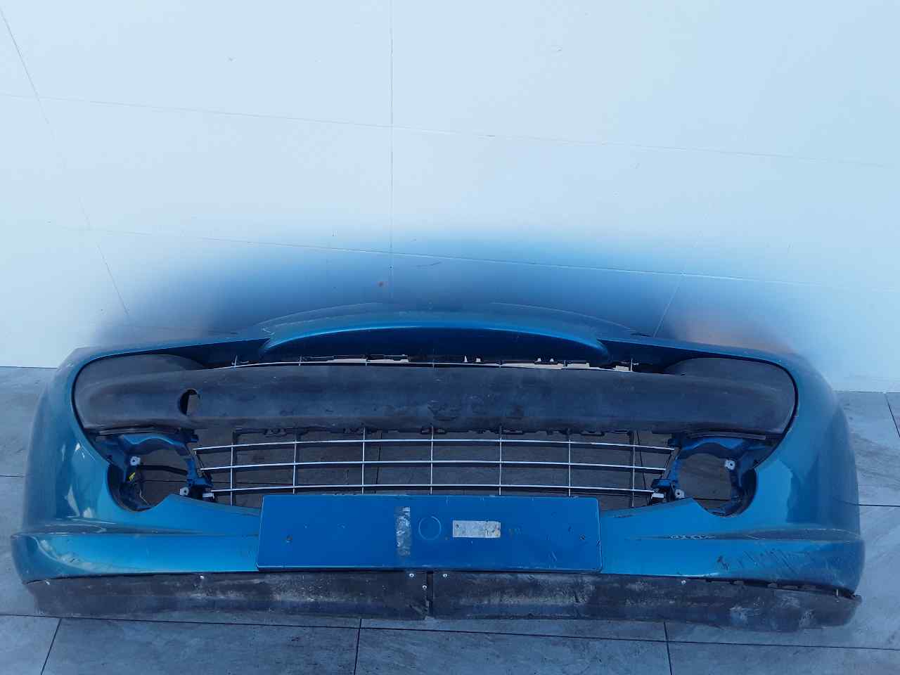 Paragolpes delantero
