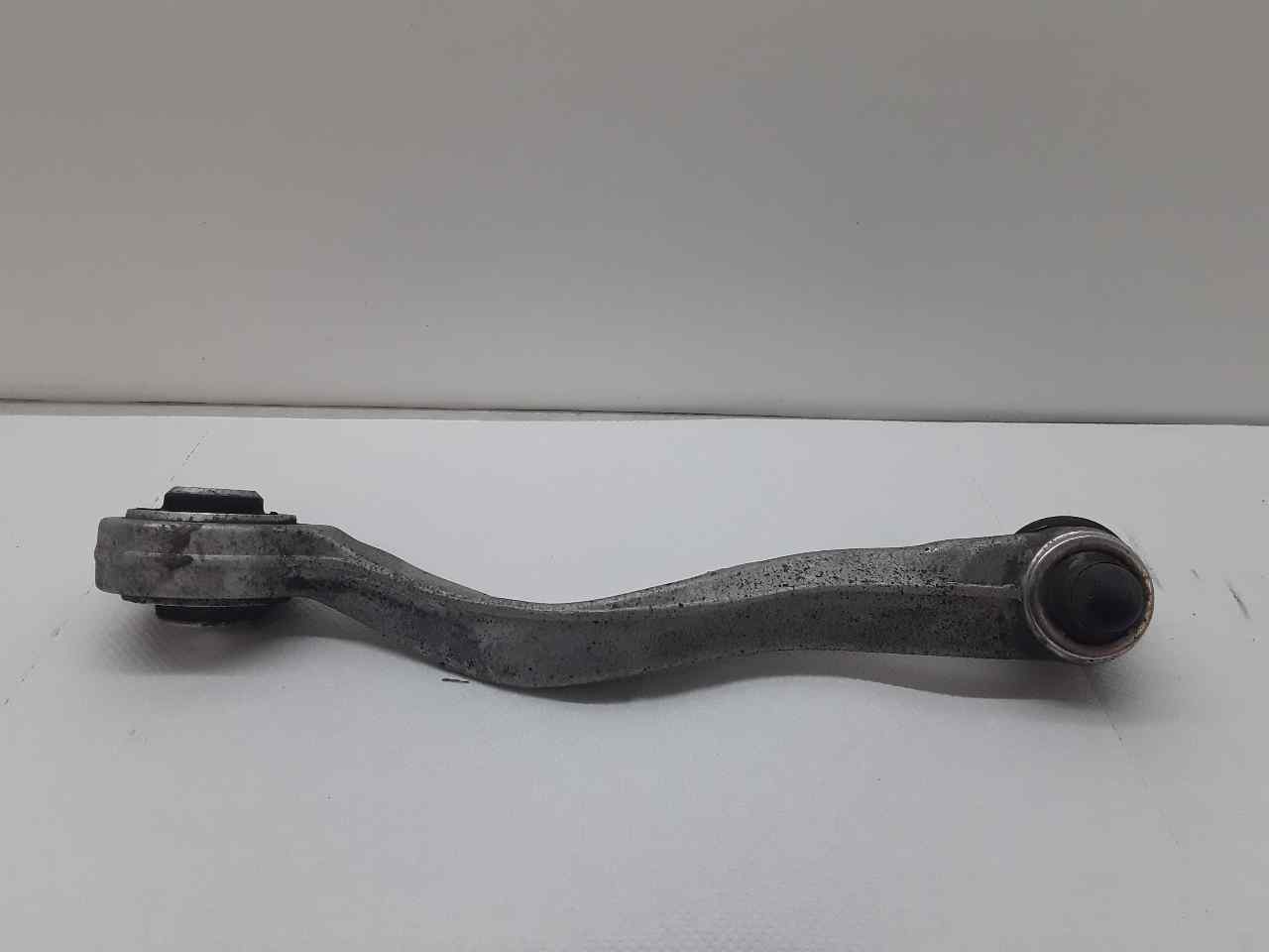 Brazo suspension delantero derecho