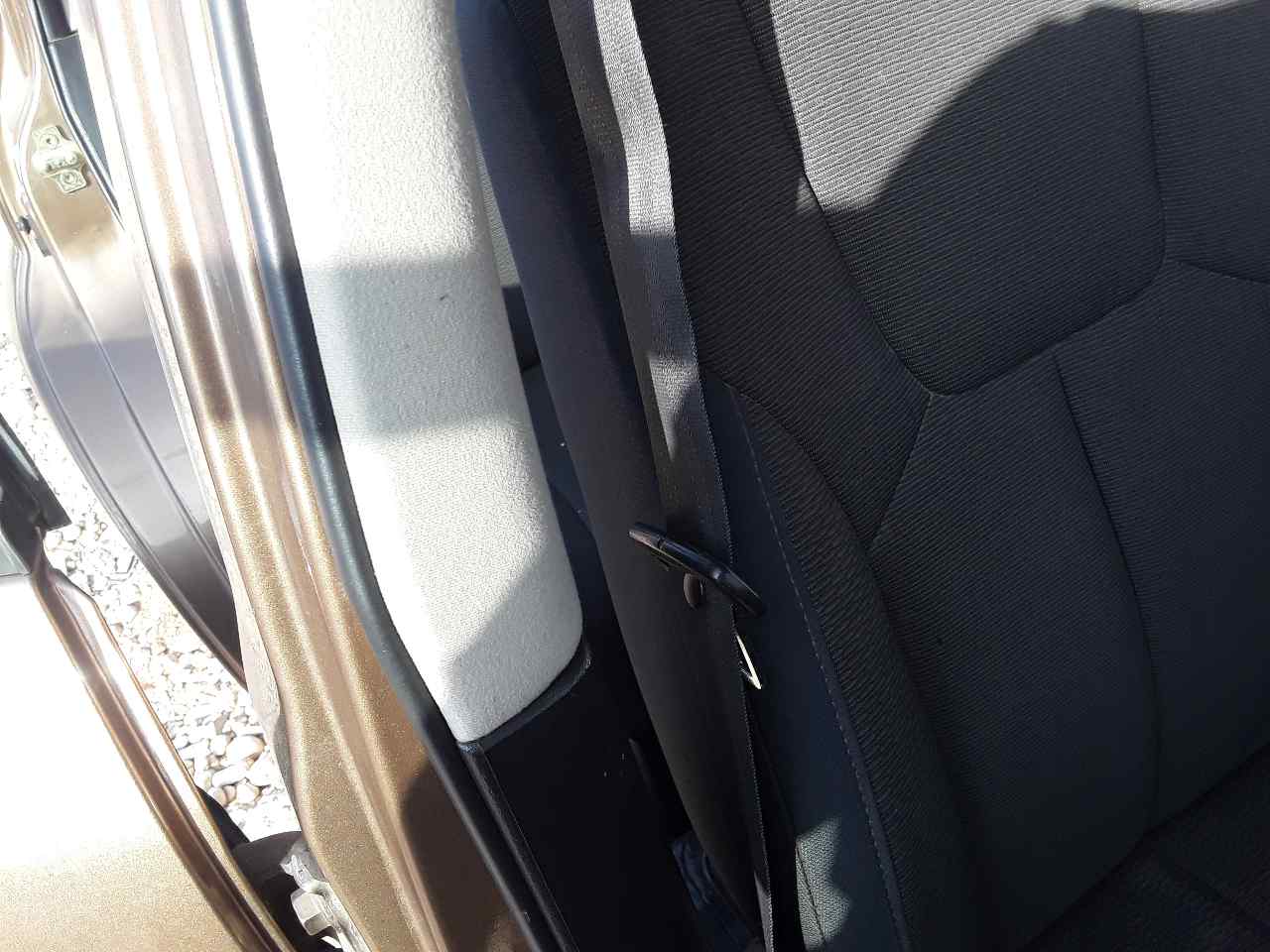 Cinturon seguridad delantero derecho