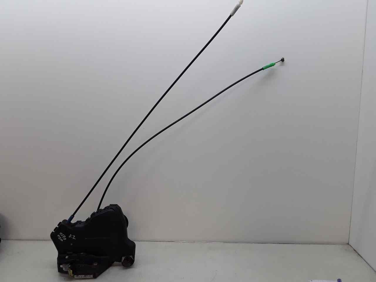 Cerradura puerta delantera izquierda