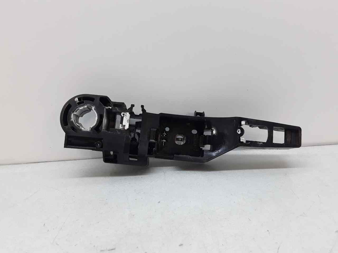 Soporte maneta exterior delantera derecha