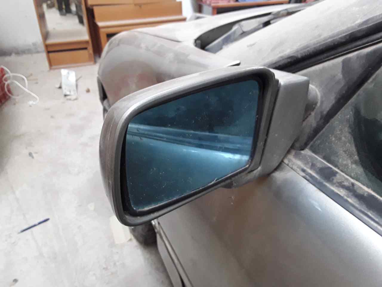Retrovisor izquierdo