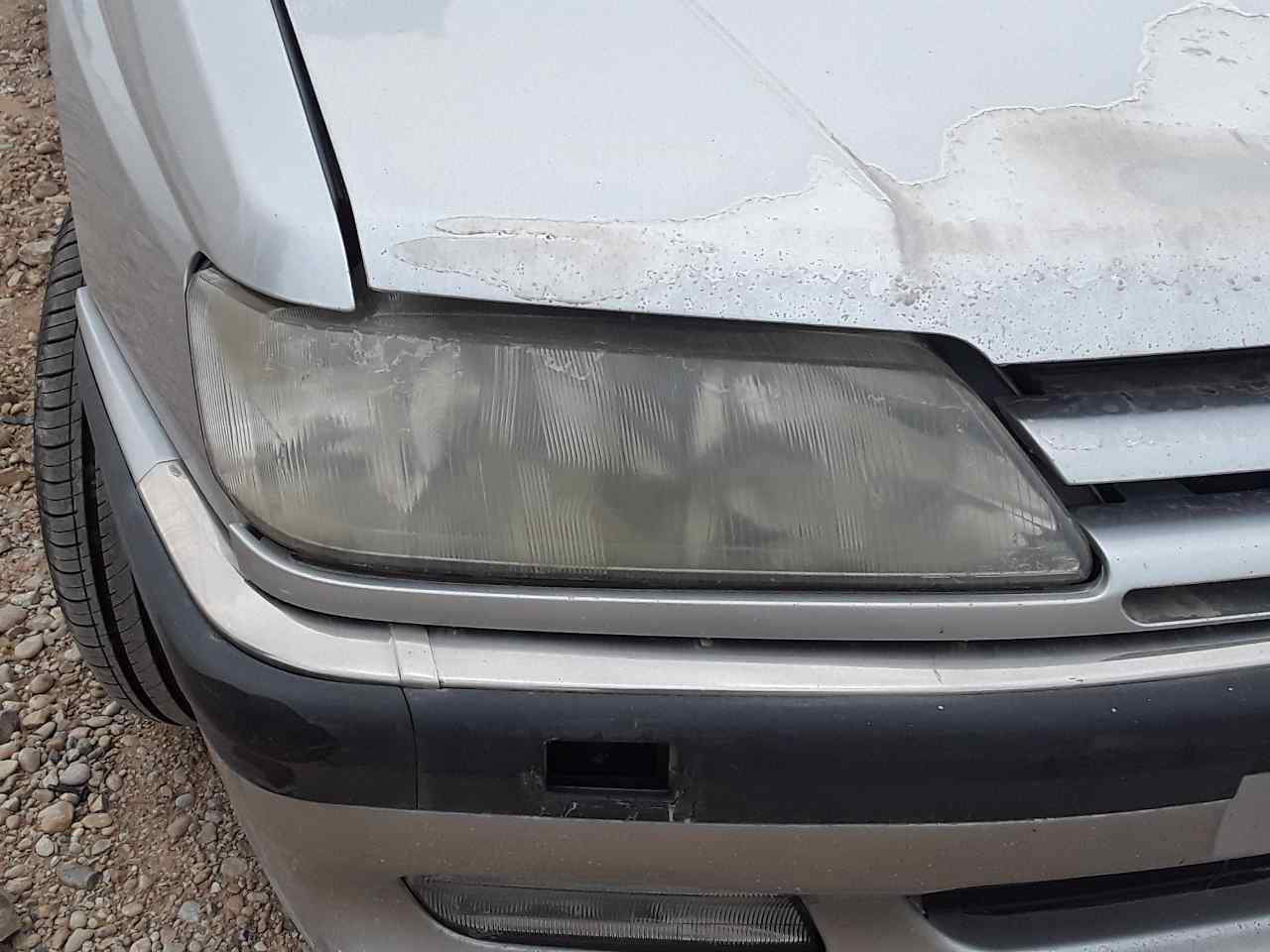 Faro derecho, foto 1 de 6