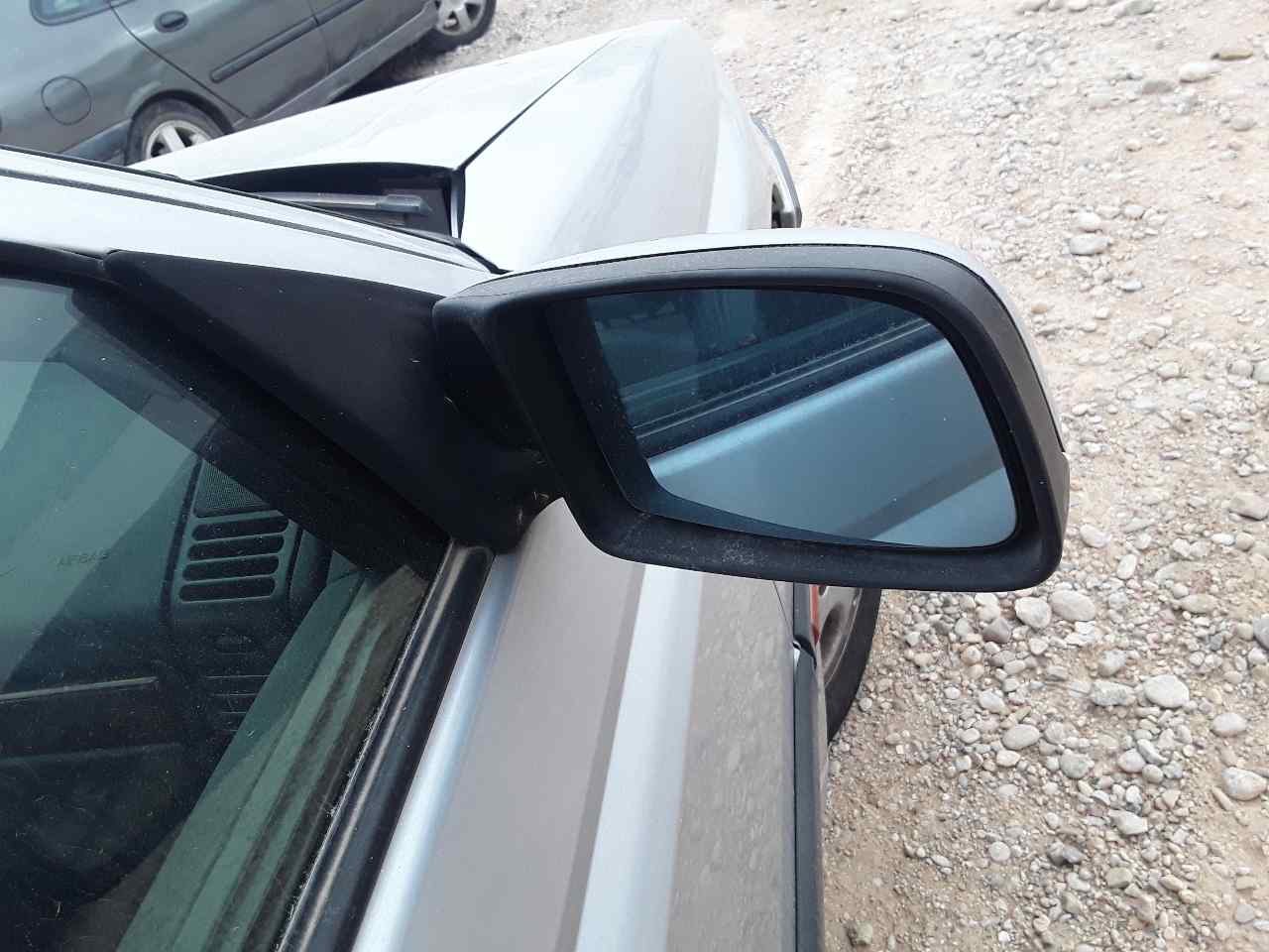 Retrovisor derecho, foto 1 de 2