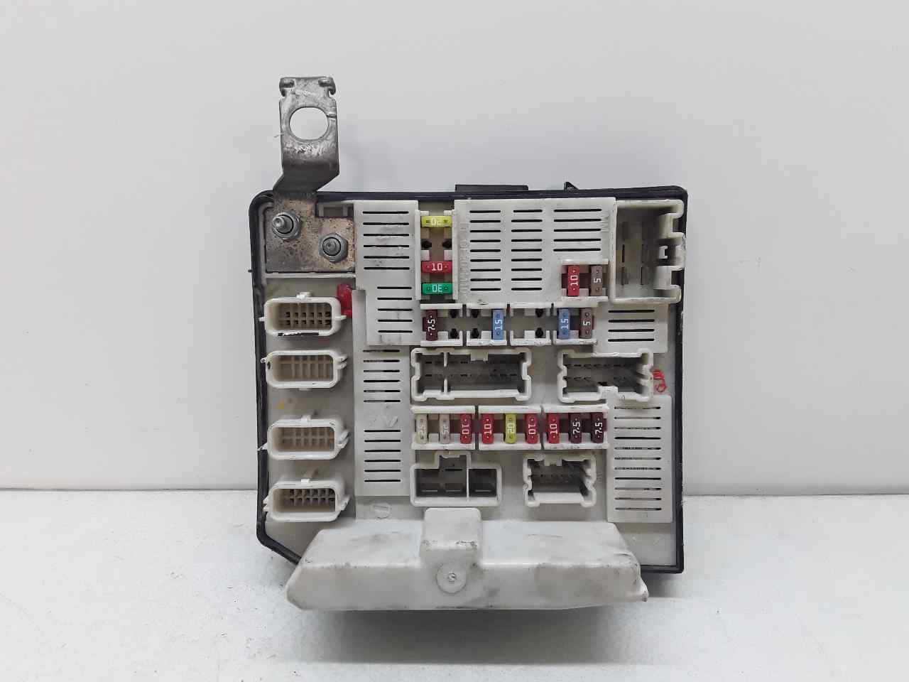 Caja reles / fusibles