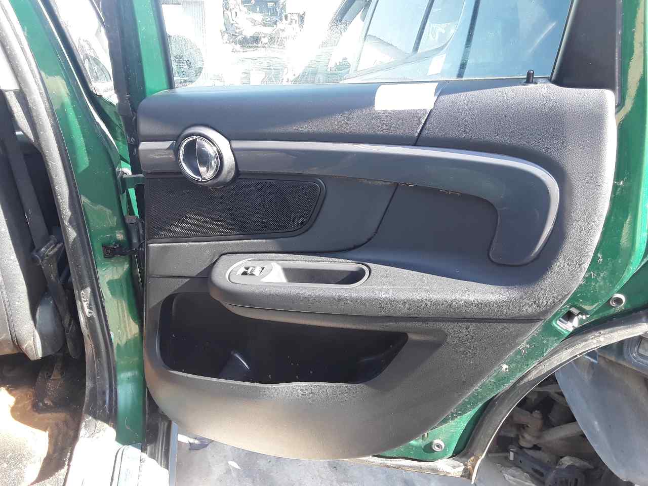 Guarnecido puerta trasera derecha
