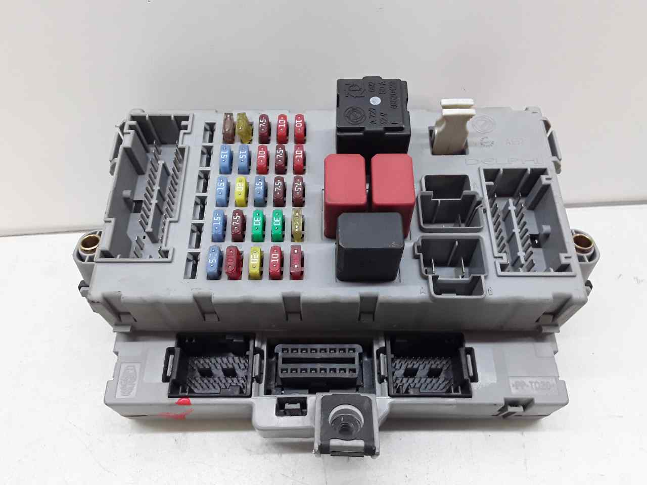 Caja reles / fusibles