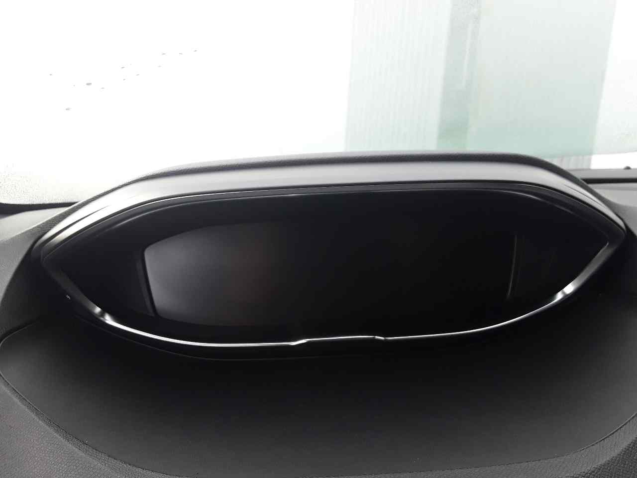 Instrument cluster, photo 1 of 1