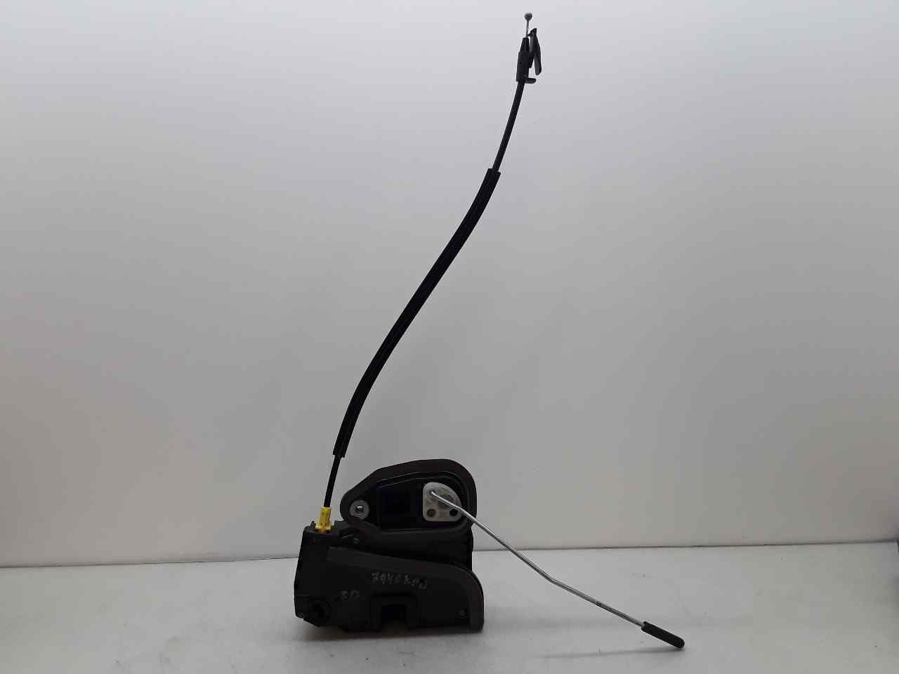 Rear right door lock, photo 1 of 6