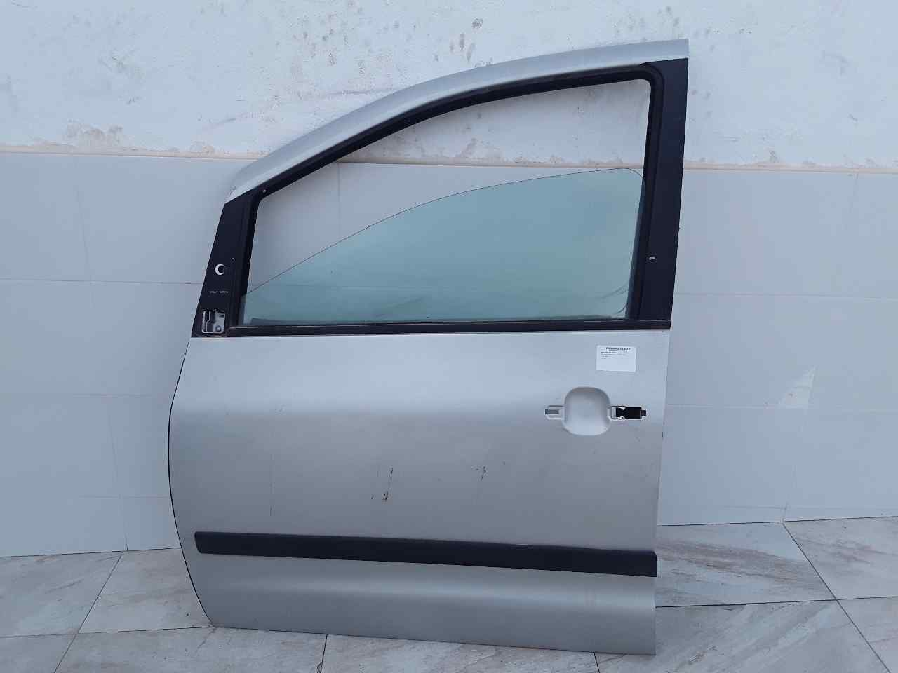 Puerta delantera izquierda