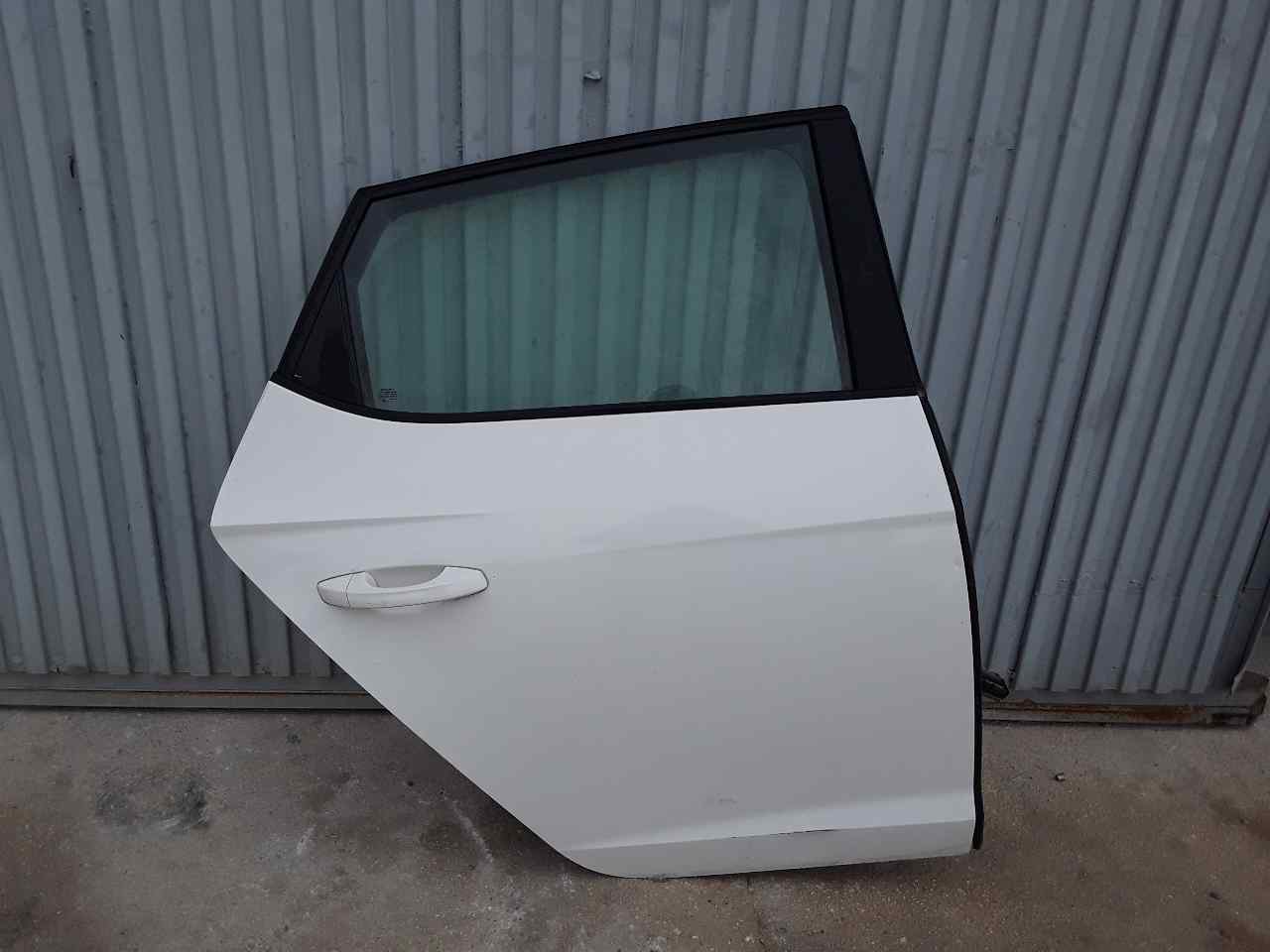 Puerta trasera derecha