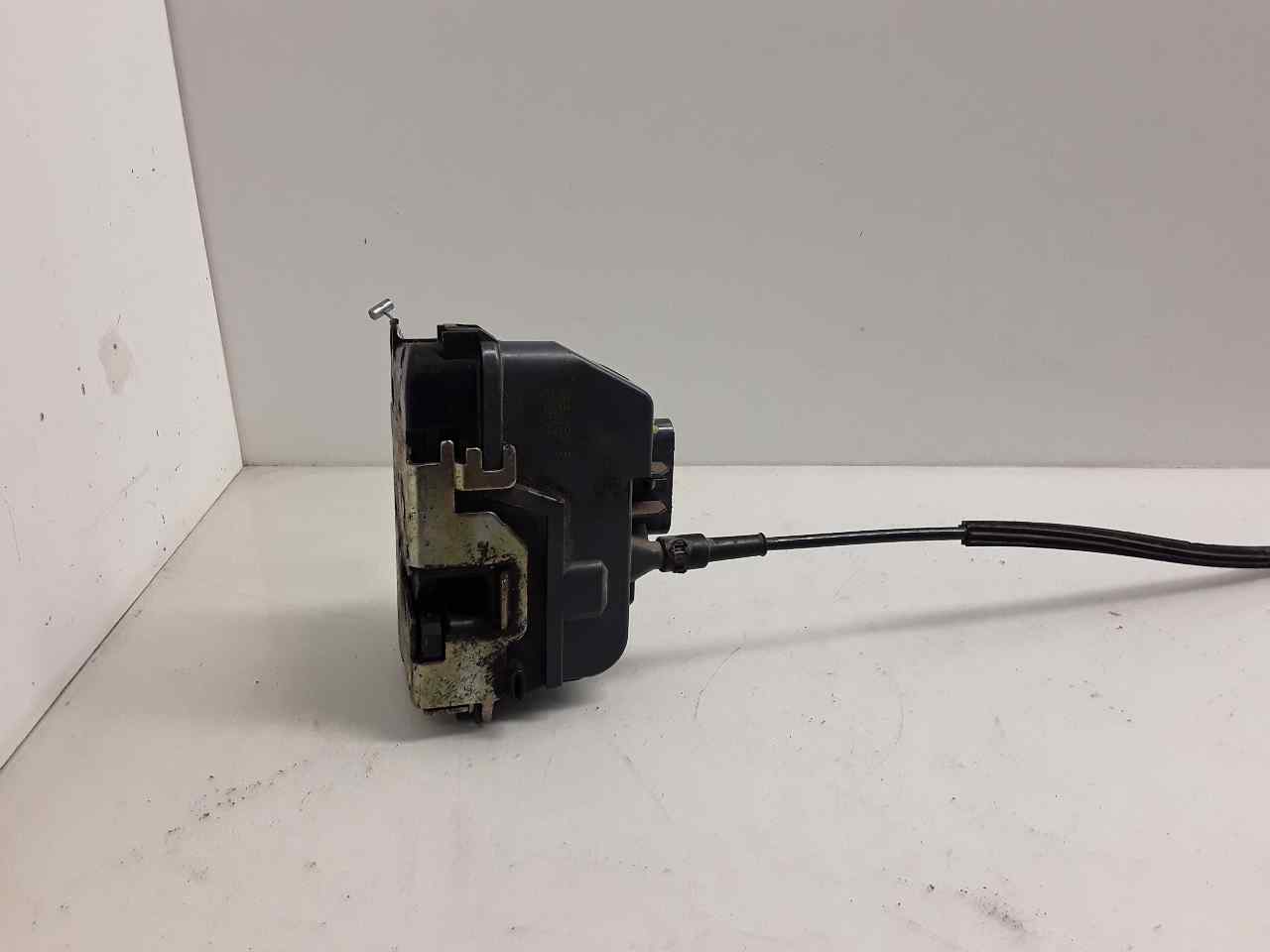Cerradura puerta delantera izquierda