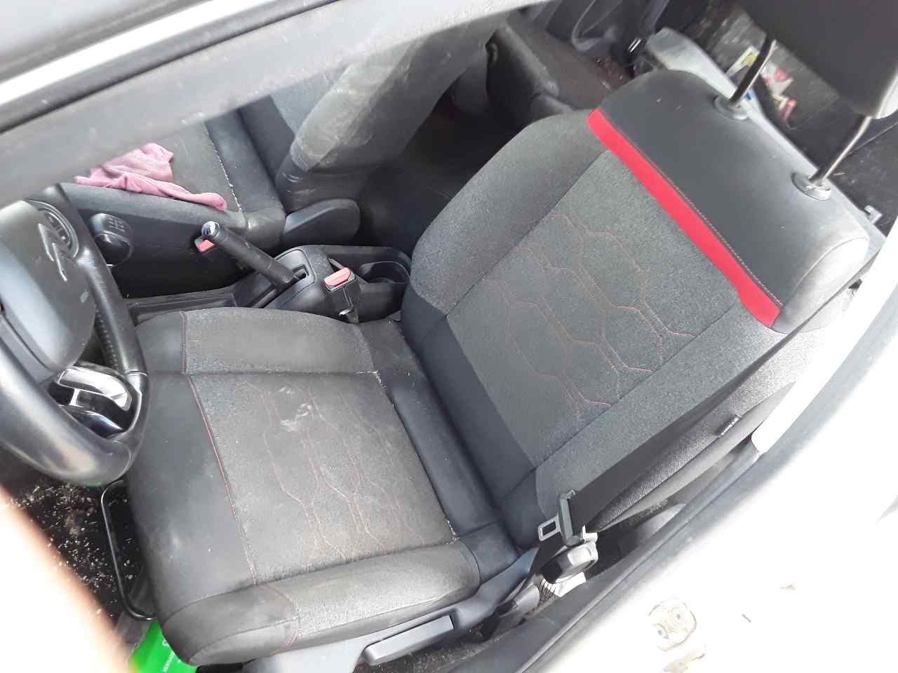 Asiento delantero izquierdo, foto 1 de 1