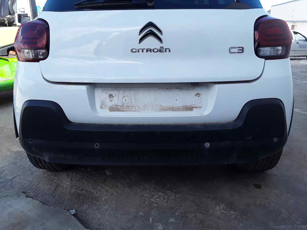 Paragolpes trasero, foto 1 de 3