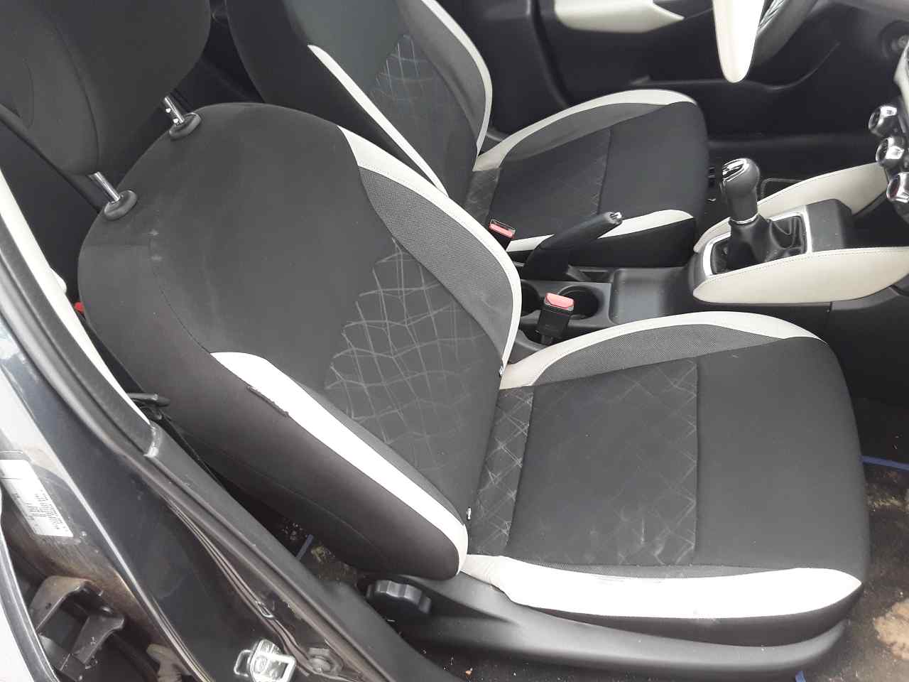 Asiento delantero derecho, foto 1 de 1