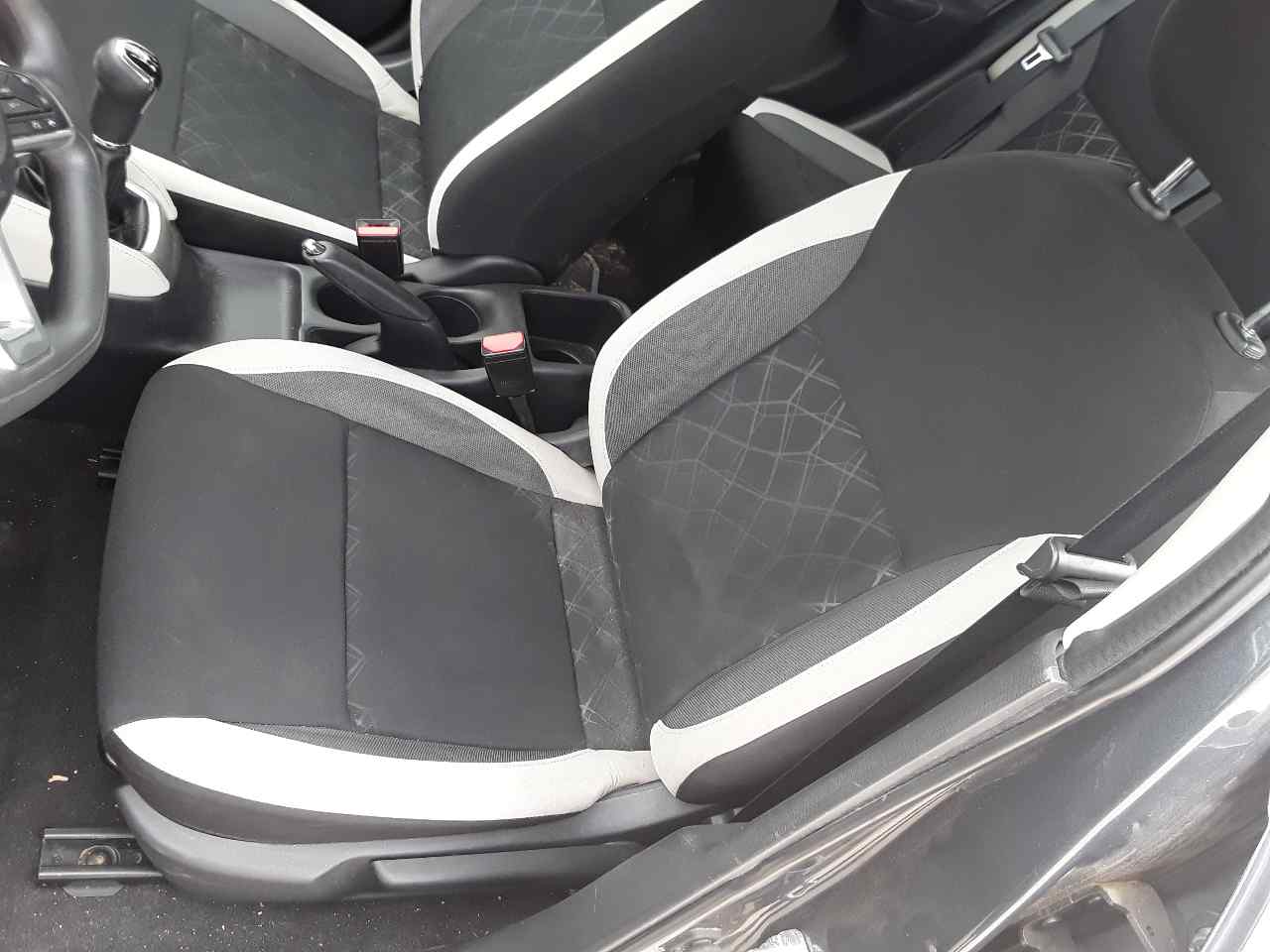 Asiento delantero izquierdo, foto 1 de 1