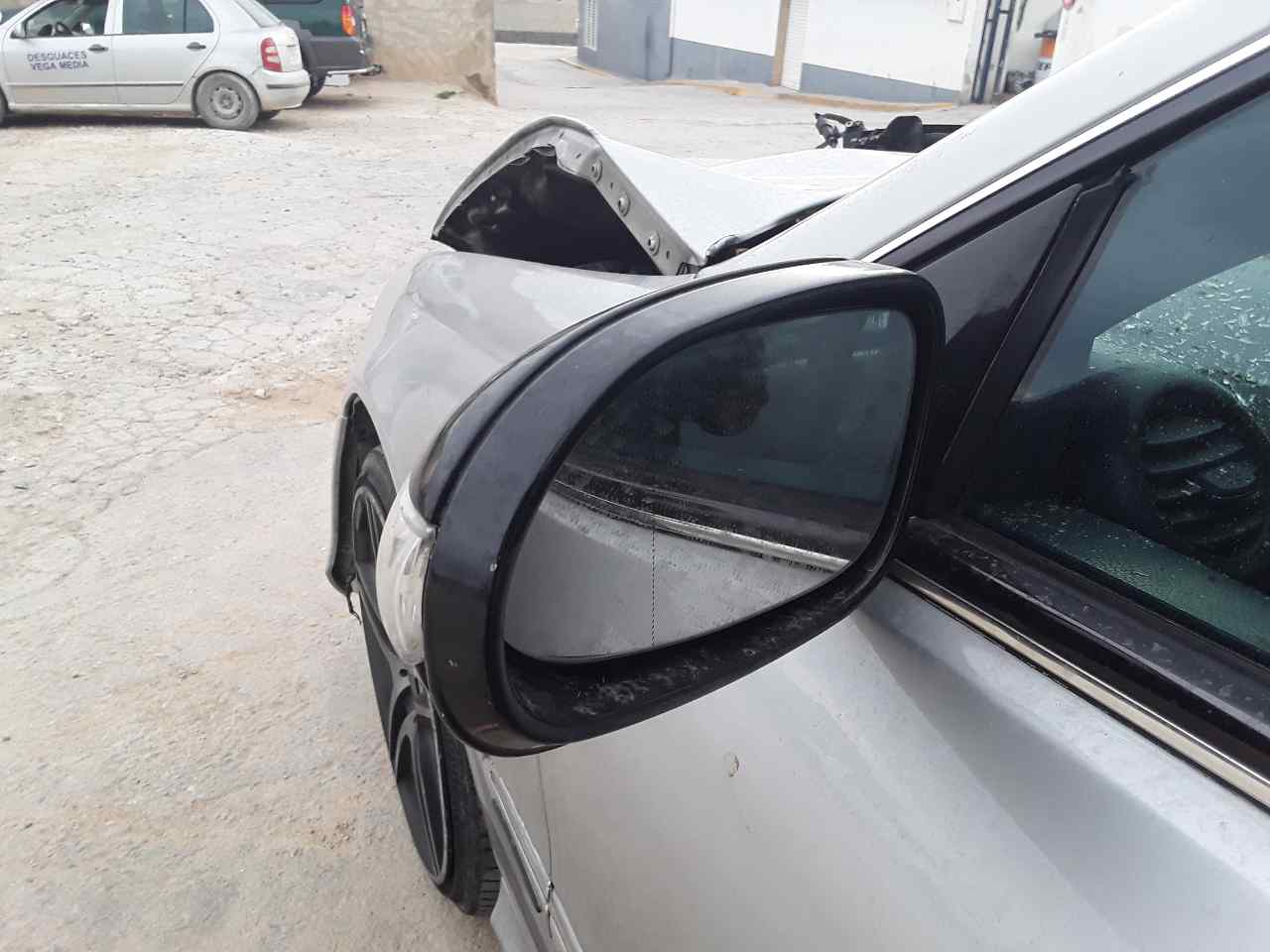 Retrovisor izquierdo