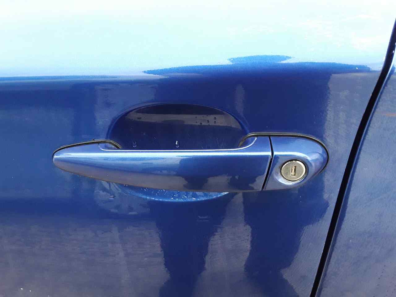 Front left outer door handle, photo 1 of 1
