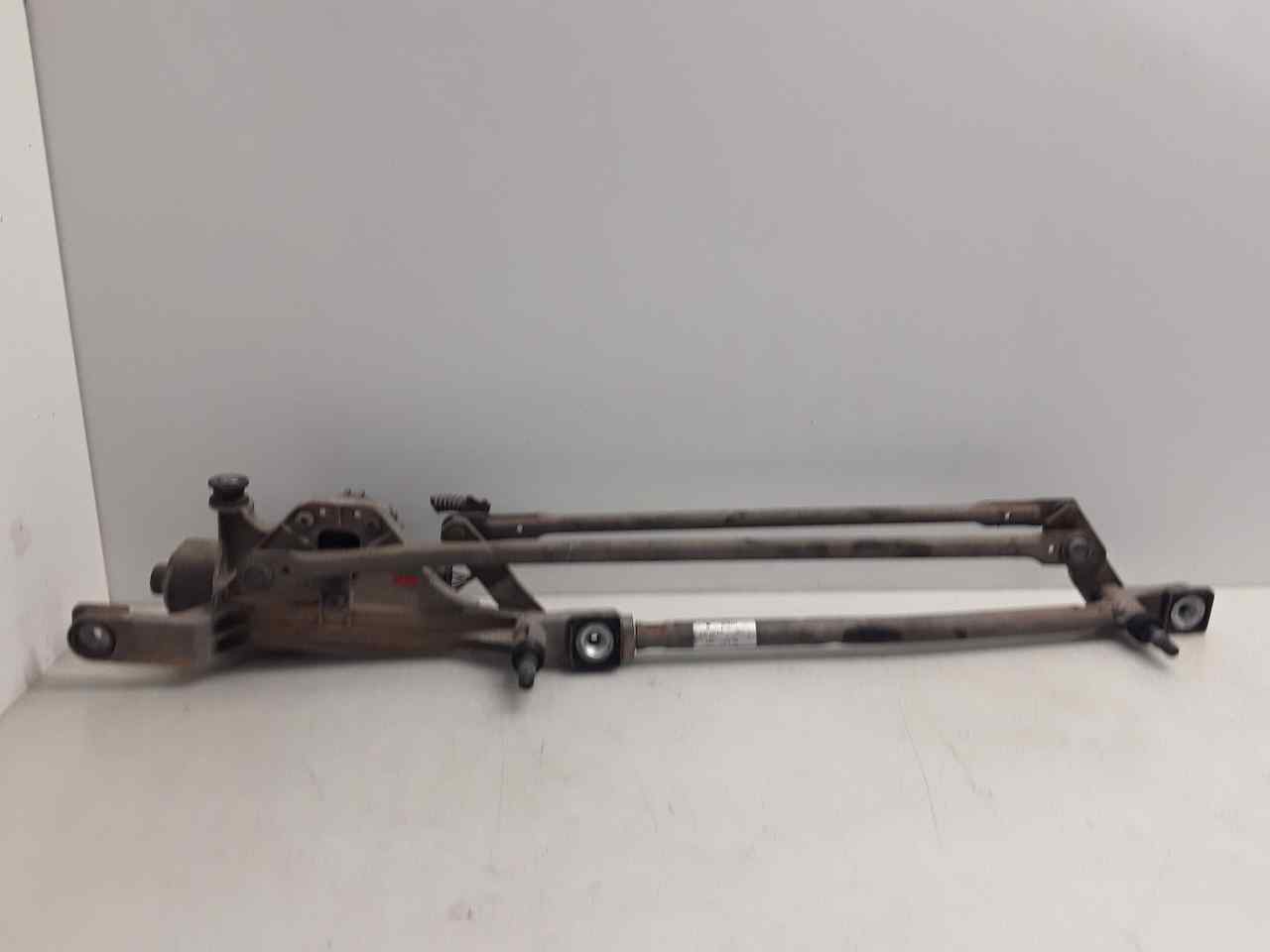 Motor limpia delantero