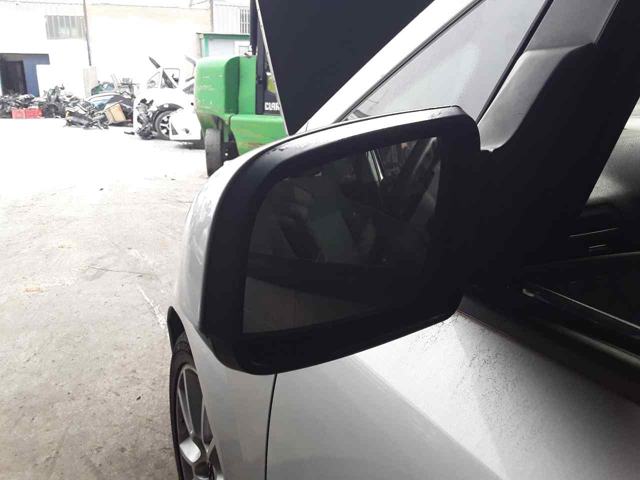 Retrovisor izquierdo