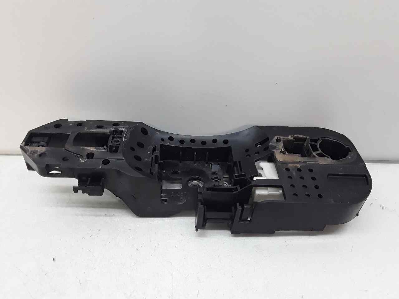 Soporte maneta exterior trasera izquierda