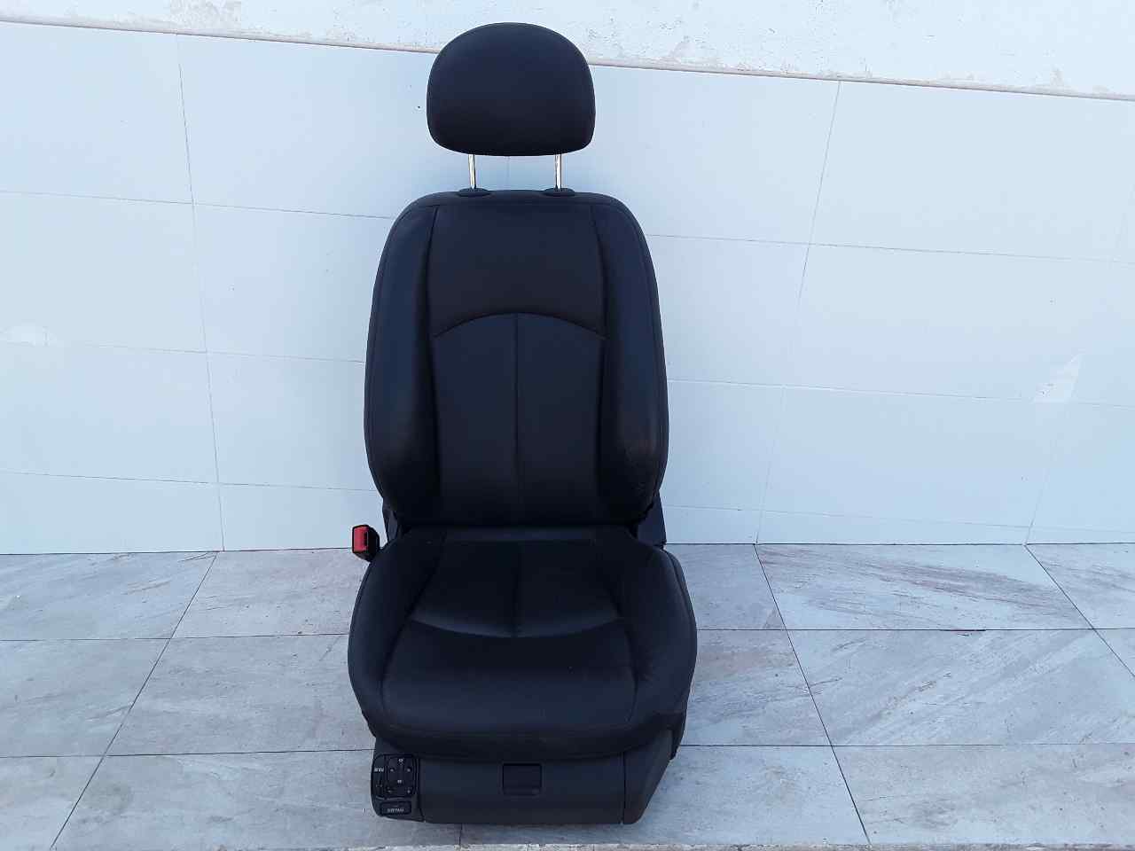 Asiento delantero izquierdo