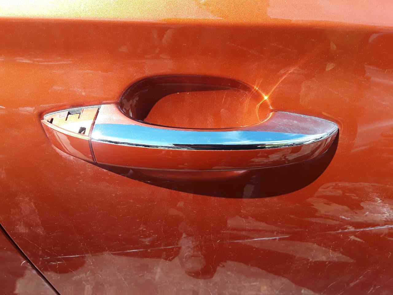 Maniglia esterna anteriore destra, foto 1 di 1