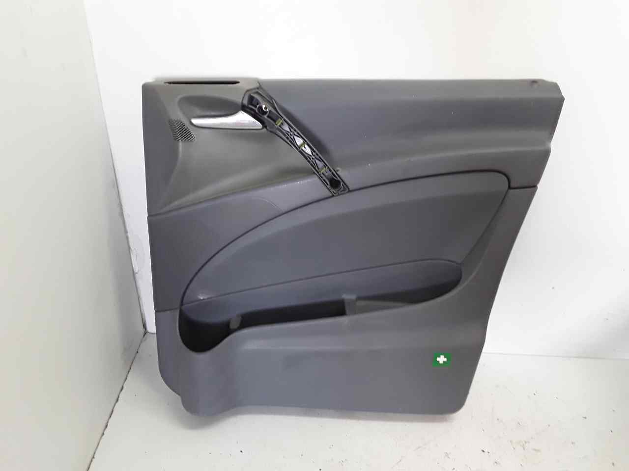 Guarnecido puerta delantera derecha, foto 1 de 3