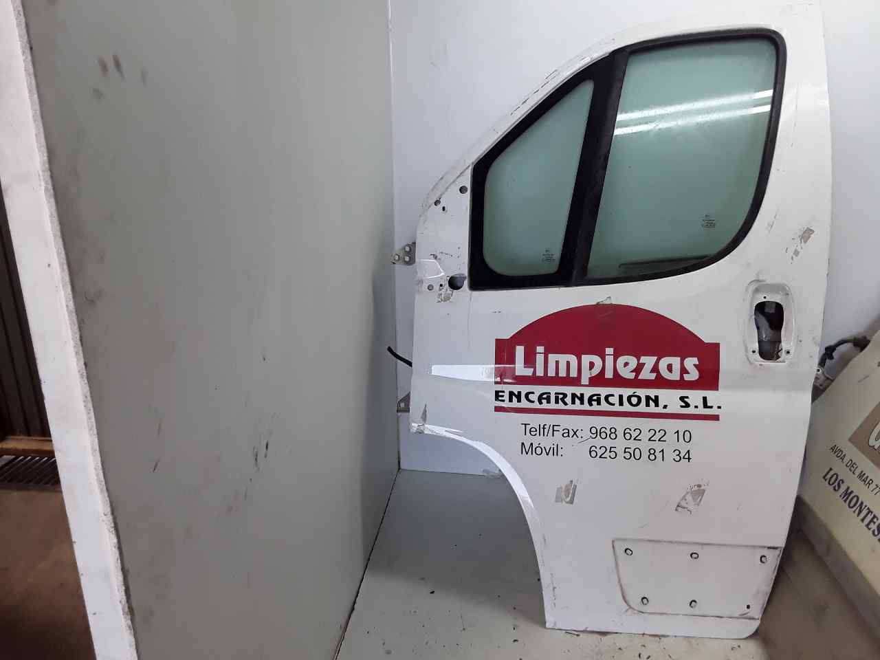 Puerta delantera izquierda