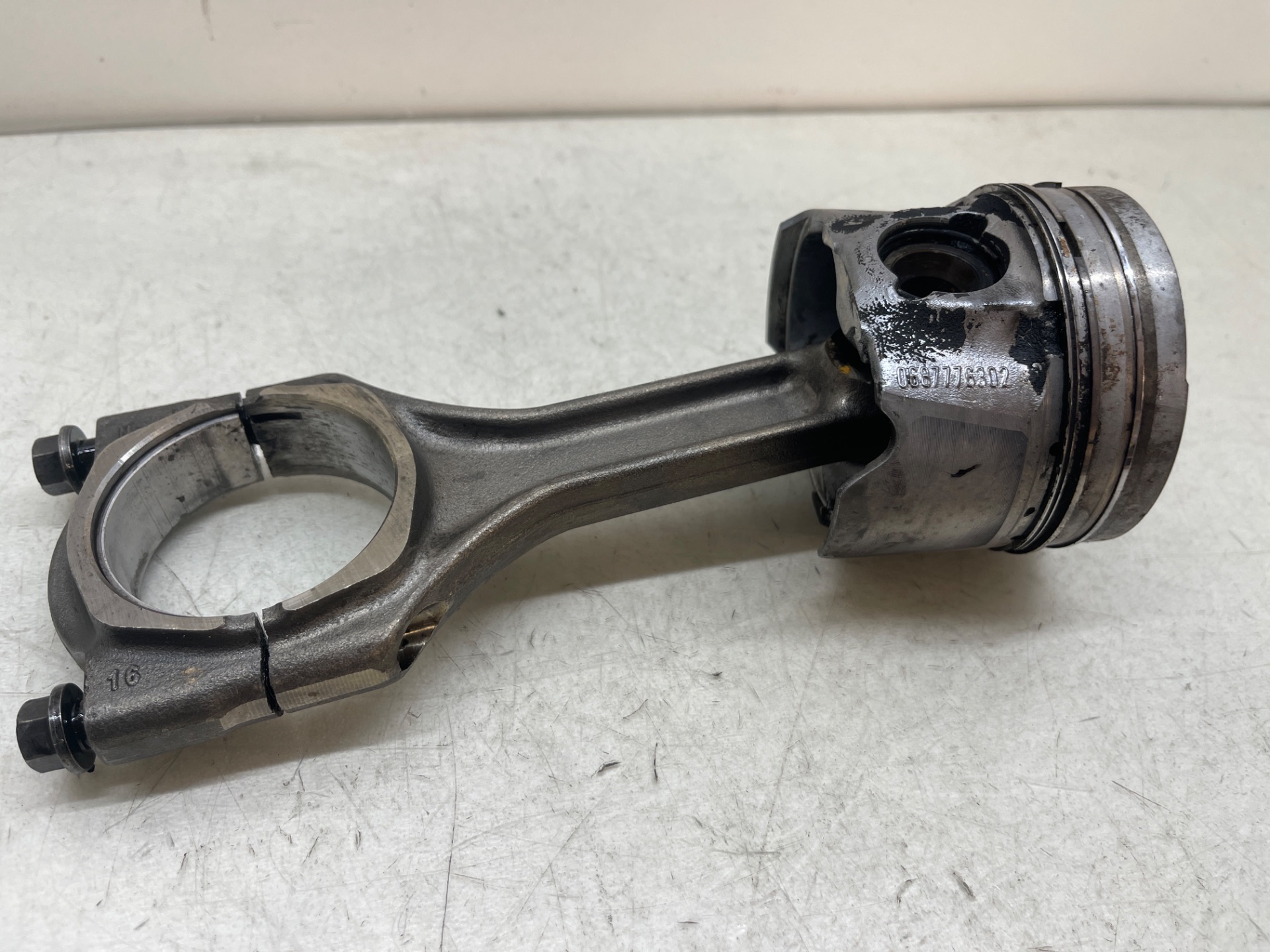 Piston