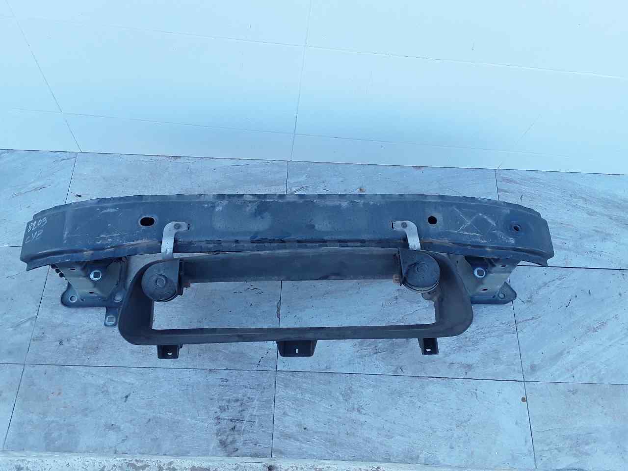 Refuerzo paragolpes delantero