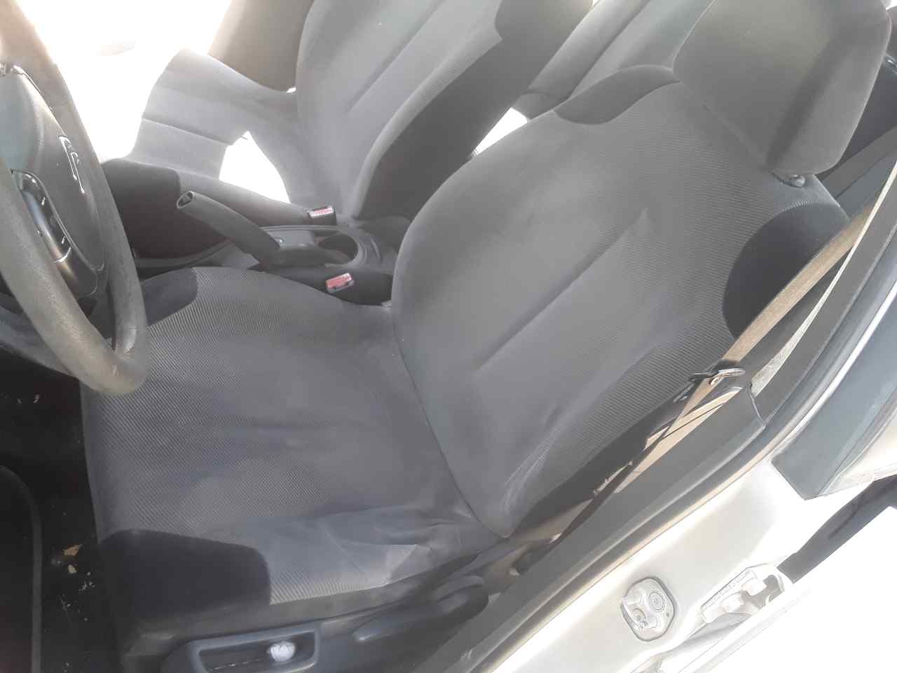 Asiento delantero izquierdo