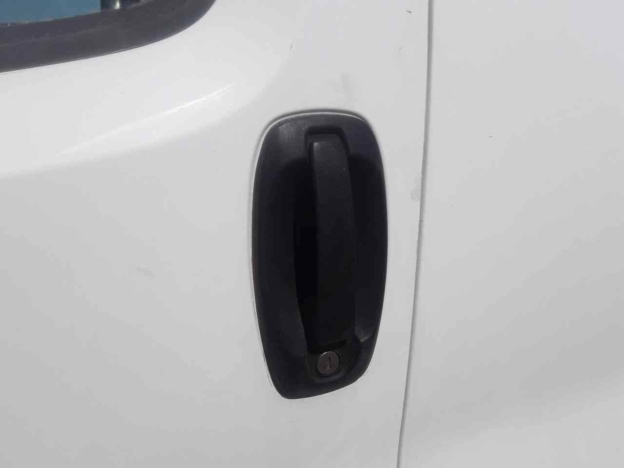 Maneta exterior delantera izquierda